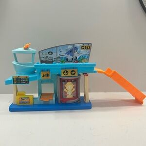 Fisher-Price Little People Everyday Adventures Airport playset
